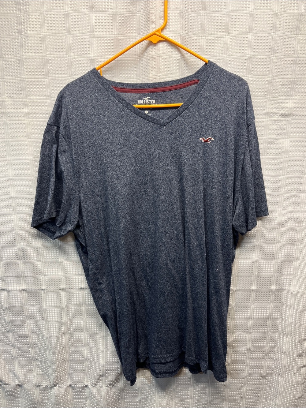 Hollister Men's Heather Navy V-Neck Tee with Logo